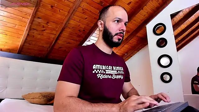 Tom Bailey online show from November 2025 12:37:02 PM