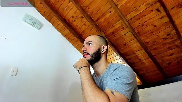 Tom Bailey online show from December 2025 12:29:01 PM