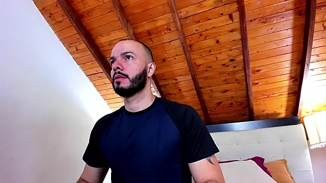 Tom Bailey online show from December 2025 12:39:01 PM