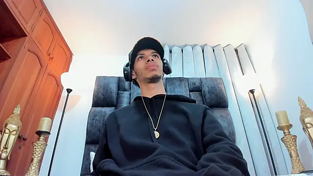 Snapshot of TomyMosterCock chatting on January 2025 12:00:01 AM TomyMosterCock online show from January 2025 12:00:01 AM