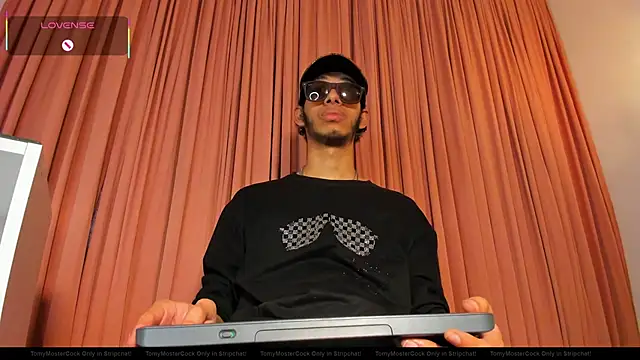 Snapshot of TomyMosterCock chatting on November 2025 07:58:01 PM TomyMosterCock online show from November 2025 07:58:01 PM