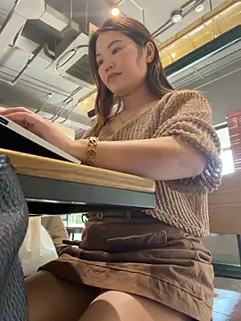 Emily 9xx online show from November 2025 04:12:02 AM