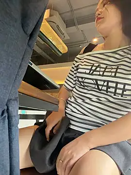 Emily 9xx online show from March 2026 02:32:01 AM