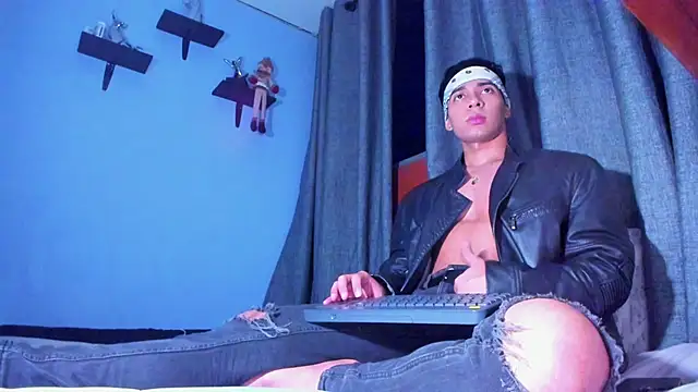 Stefann salvatoree online show from January 2025 04:54:01 AM