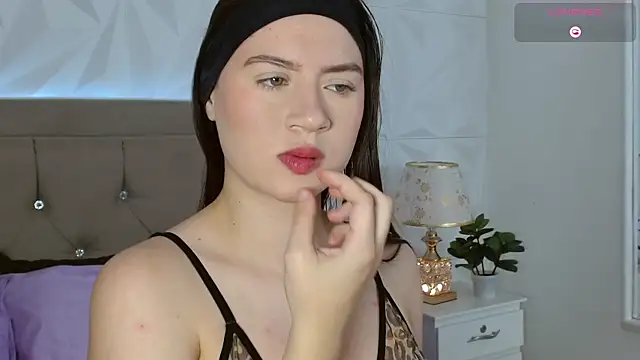 Gwen drew online show from October 2025 12:59:02 PM