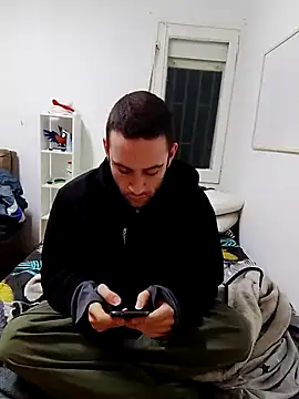 Snapshot of bearguy998 chatting on March 2025 06:33:01 PM bearguy998 online show from March 2025 06:33:01 PM