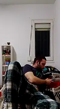 Snapshot of bearguy998 chatting on March 2025 10:09:02 PM bearguy998 online show from March 2025 10:09:02 PM