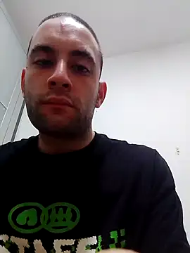 Snapshot of bearguy998 chatting on February 2025 07:27:01 PM bearguy998 online show from February 2025 07:27:01 PM