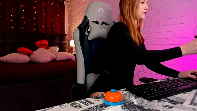 LolaLemona online show from March 2025 09:32:02 AM