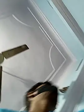 Snapshot of hotvarunrita chatting on October 2025 03:49:01 AM hotvarunrita online show from October 2025 03:49:01 AM