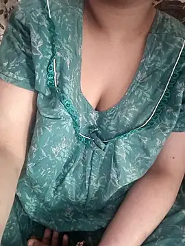 Snapshot of cuteyqueen chatting on March 2026 05:58:01 AM cuteyqueen online show from March 2026 05:58:01 AM