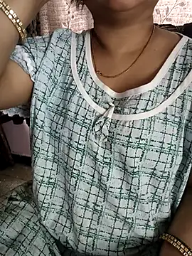 Snapshot of cuteyqueen chatting on February 2026 07:28:01 AM cuteyqueen online show from February 2026 07:28:01 AM