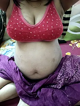 Snapshot of cuteyqueen chatting on February 2026 01:29:01 PM cuteyqueen online show from February 2026 01:29:01 PM