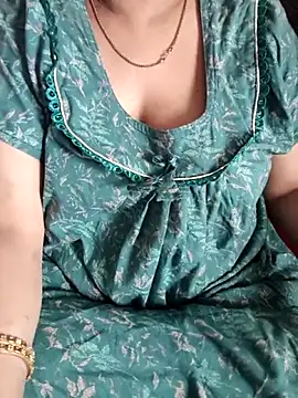 Snapshot of cuteyqueen chatting on February 2026 06:02:02 AM cuteyqueen online show from February 2026 06:02:02 AM