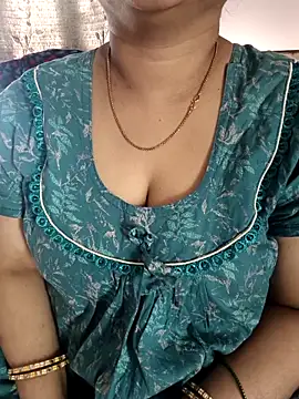 Snapshot of cuteyqueen chatting on February 2026 06:40:02 AM cuteyqueen online show from February 2026 06:40:02 AM