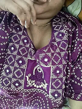 cuteyqueen online show from October 2025 01:39:02 AM