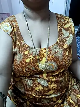 cuteyqueen online show from November 2025 06:33:01 PM