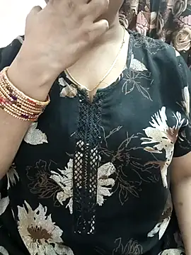 cuteyqueen online show from March 2025 04:18:01 PM