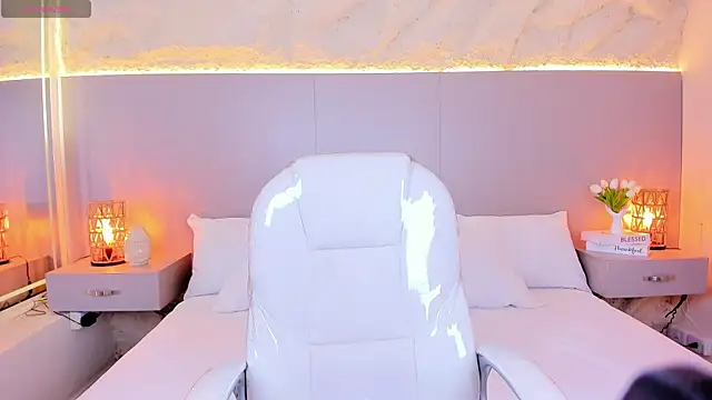 JessyEvans online show from April 2026 07:28:02 PM