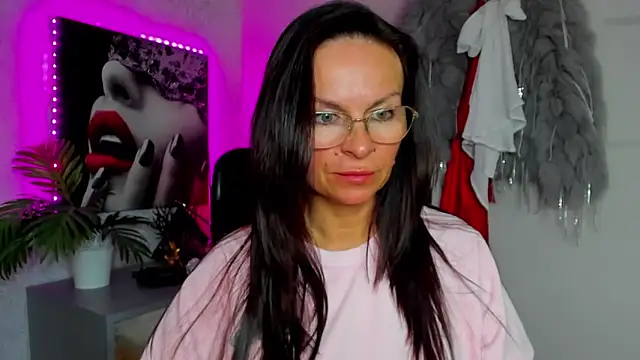 HelenLuxx online show from May 2026 03:20:02 PM