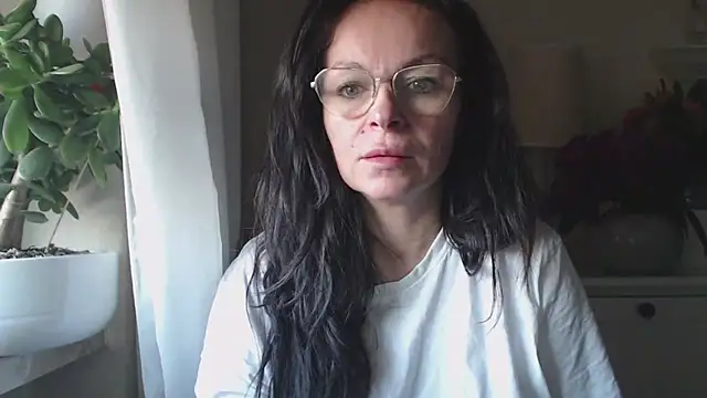 HelenLuxx online show from October 2025 06:15:01 AM