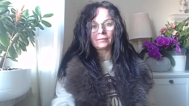 HelenLuxx online show from November 2025 07:45:02 AM