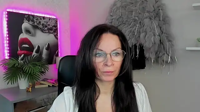 HelenLuxx online show from March 2025 01:45:02 PM