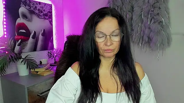 HelenLuxx online show from October 2025 05:42:01 AM
