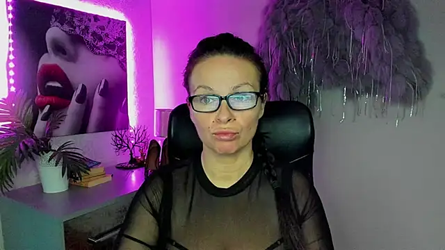 HelenLuxx online show from October 2025 06:26:02 AM
