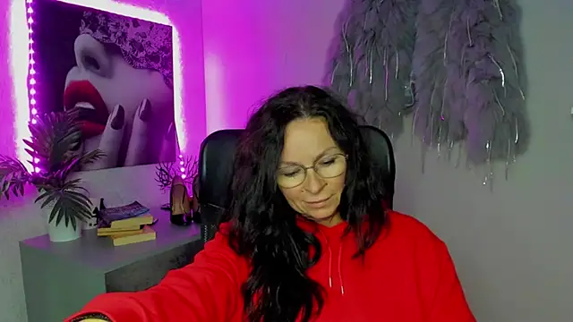 HelenLuxx online show from October 2025 05:43:01 PM