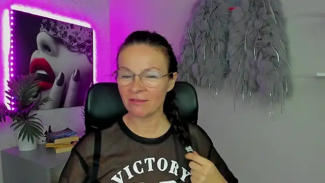 HelenLuxx online show from October 2025 06:39:02 AM