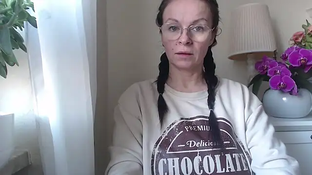 HelenLuxx online show from November 2025 07:24:02 AM