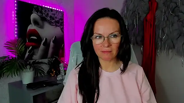 HelenLuxx online show from April 2026 02:35:01 PM