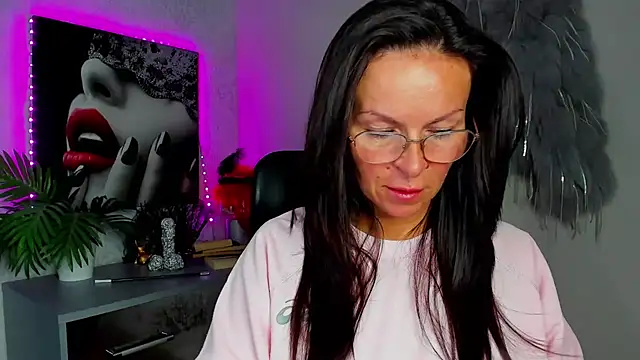HelenLuxx online show from July 2026 02:49:02 PM