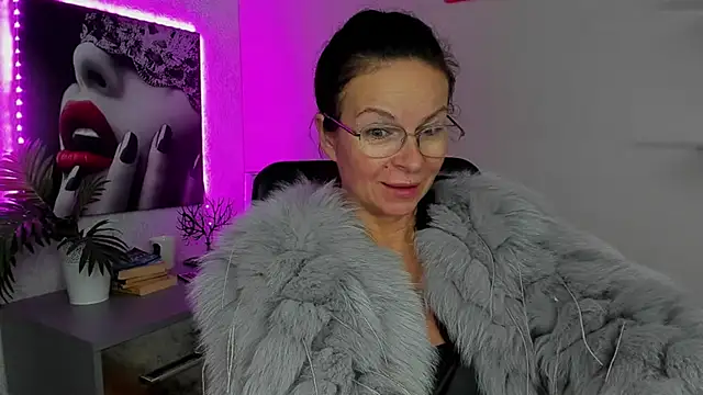 HelenLuxx online show from October 2025 05:55:02 AM