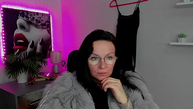 HelenLuxx online show from February 2025 11:17:02 AM
