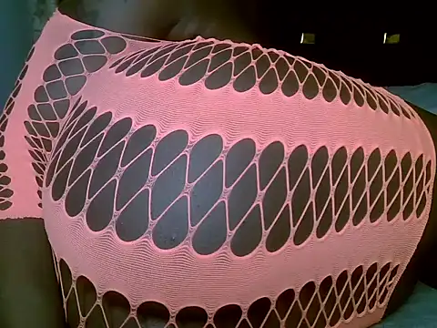 Its tyra online show from October 2025 06:19:02 PM