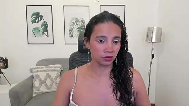 leslyflorez online show from February 2025 08:47:01 PM