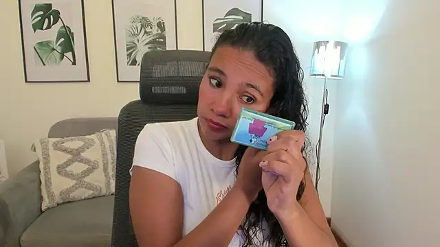 leslyflorez online show from February 2025 09:17:02 PM