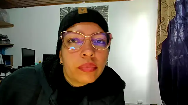 THEBOSSLARA online show from February 2025 06:04:02 PM