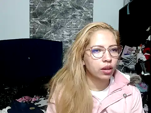 THEBOSSLARA online show from November 2025 08:25:01 PM