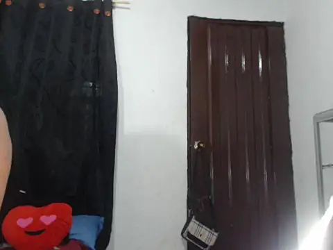Snapshot of Alana_kiss_1 chatting on January 2025 03:20:01 AM Alana kiss 1 online show from January 2025 03:20:01 AM