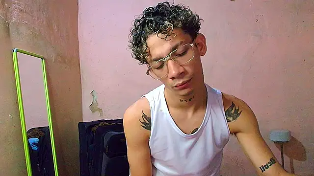 Snapshot of mateodeamjo chatting on July 2026 06:48:01 AM mateodeamjo online show from July 2026 06:48:01 AM