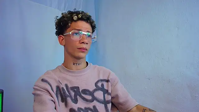 mateodeamjo online show from April 2026 04:18:01 AM