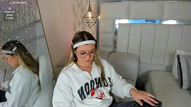 Snapshot of 1m_dalhia chatting on December 2025 08:36:02 PM 1m dalhia online show from December 2025 08:36:02 PM