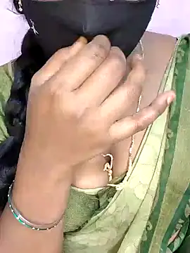 louise92 online show from December 2024 04:42:02 PM