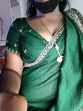 Snapshot of louise92 chatting on May 2026 07:02:01 PM louise92 online show from May 2026 07:02:01 PM