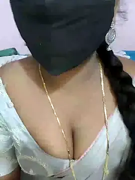 louise92 online show from December 2024 04:41:02 PM