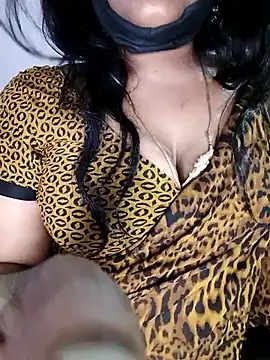 Snapshot of louise92 chatting on May 2026 08:07:01 PM louise92 online show from May 2026 08:07:01 PM