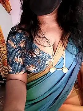 Snapshot of louise92 chatting on May 2026 08:11:02 AM louise92 online show from May 2026 08:11:02 AM